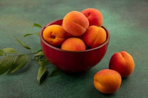 Peaches is in list of fruits to reduce creatinine level
