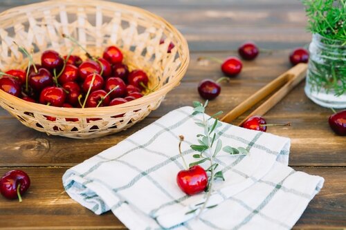 Cherries is in list of fruits to reduce creatinine level